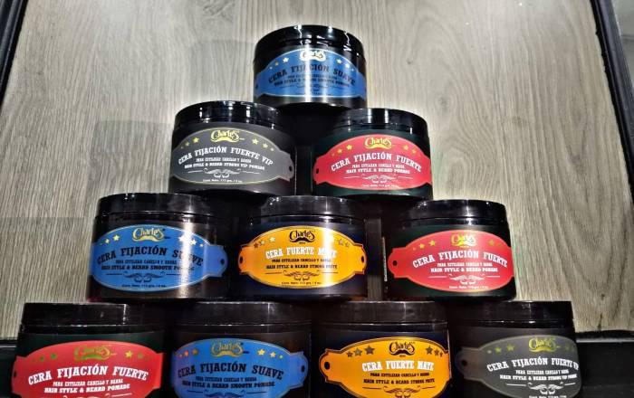 Cera para cabello marca CHARLE'S.